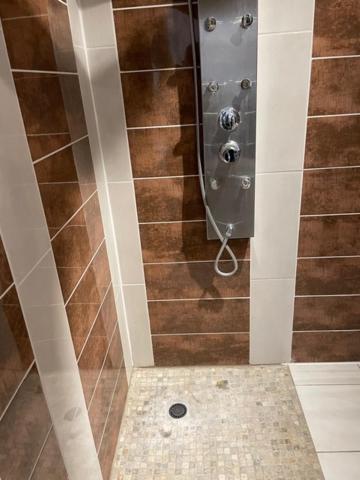 Studio Privee Vesoul -Wifi,Tv,Clim,Parking Gratuit المظهر الخارجي الصورة