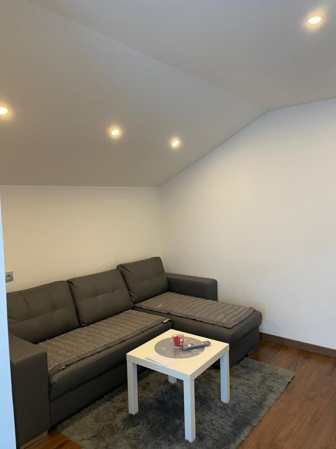 Studio Privee Vesoul -Wifi,Tv,Clim,Parking Gratuit المظهر الخارجي الصورة