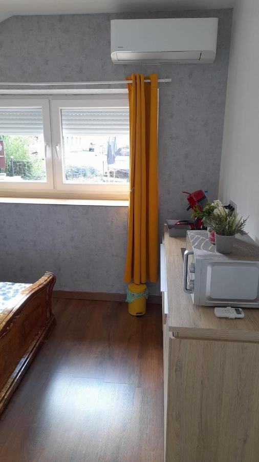 Studio Privee Vesoul -Wifi,Tv,Clim,Parking Gratuit المظهر الخارجي الصورة
